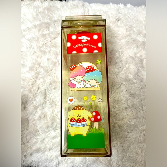 Hello Kitty and Friends Mushroom Milk Cartoon Water Bottle NWT - Picture 4 of 9